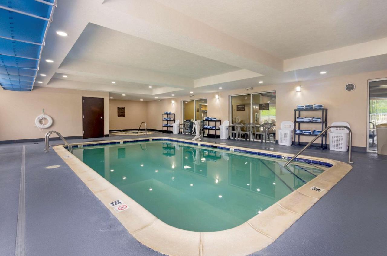 Comfort Inn & Suites Hillsville I-77 Zewnętrze zdjęcie
