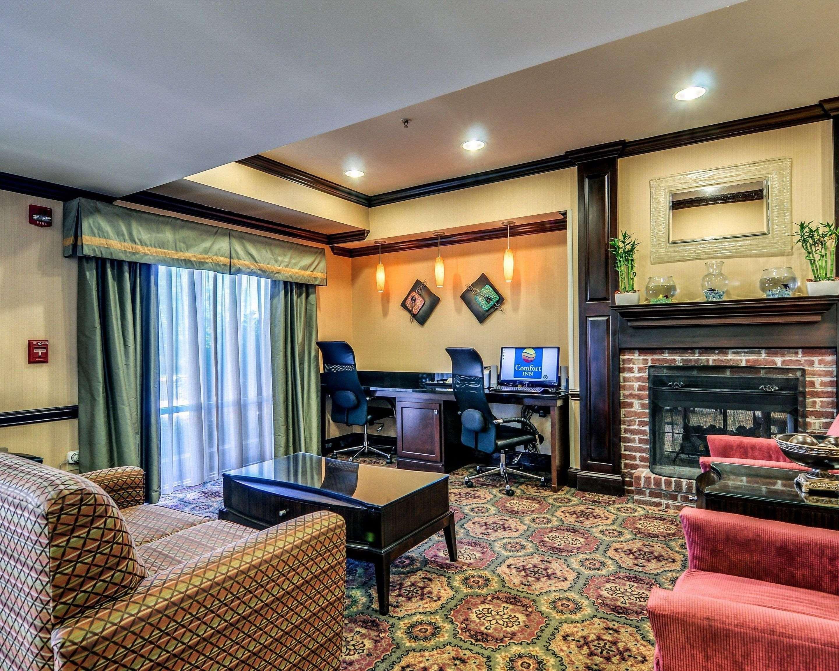 Comfort Inn & Suites Hillsville I-77 Zewnętrze zdjęcie